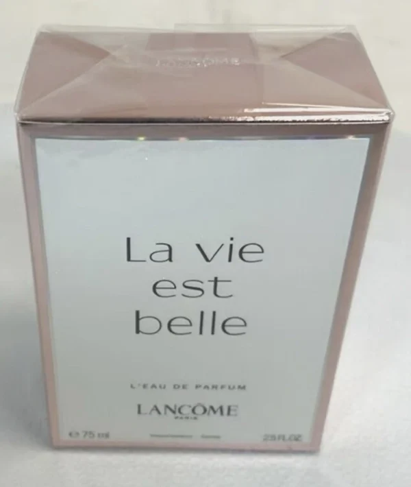 Brand New Sealed Lancome La Vie Est Belle Eau De Parfum Spray is a 2.5 oz